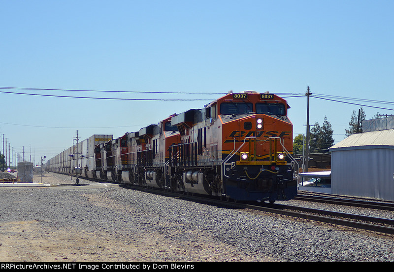 BNSF 8037